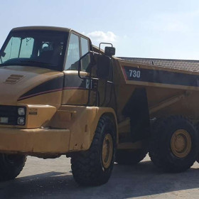 Cat 730 2003 rok