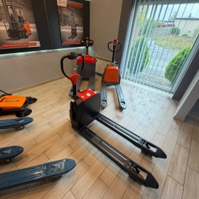 F4 ELECTRIC PALLET TRUCK 1500KG