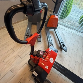 F4 ELECTRIC PALLET TRUCK 1500KG