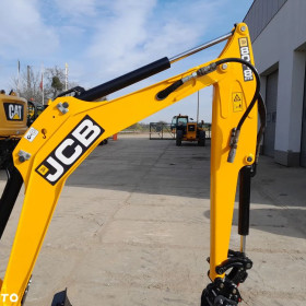 JCB 8018