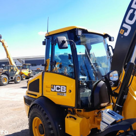 JCB 409