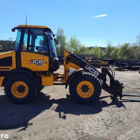 JCB 409