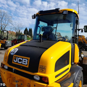 JCB 409